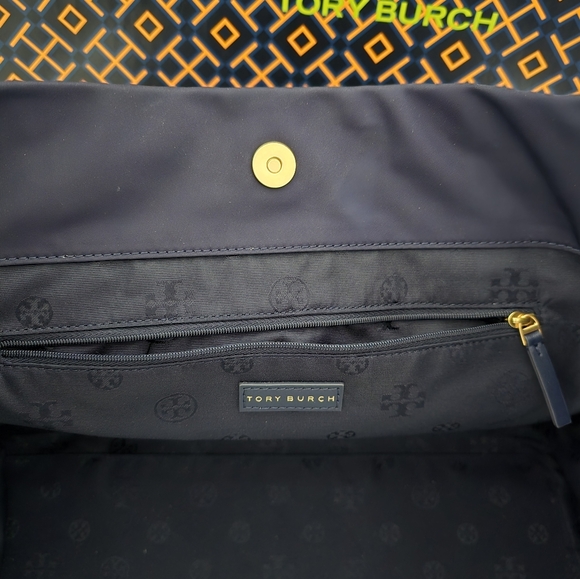 Tory Burch Ella Tote - Picture 4 of 8